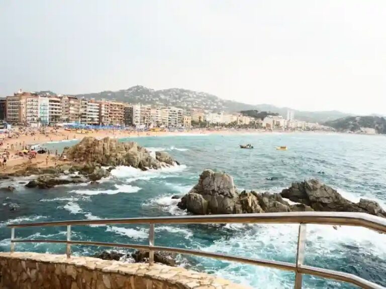 How to Get from Barcelona to Barbastro – Fastest Way – Gnvlog