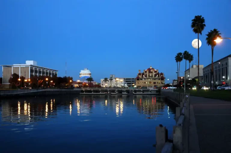 How to Get to Stockton from Sacramento: Travel Options