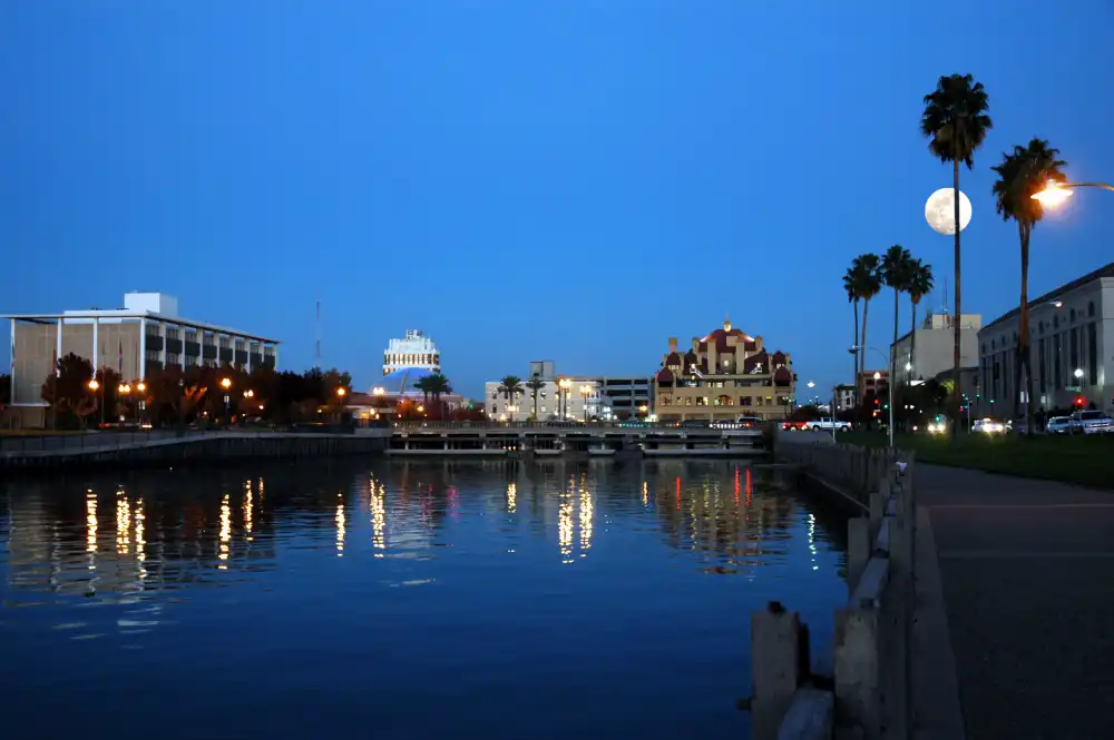 How to Get to Stockton from Sacramento: Travel Options