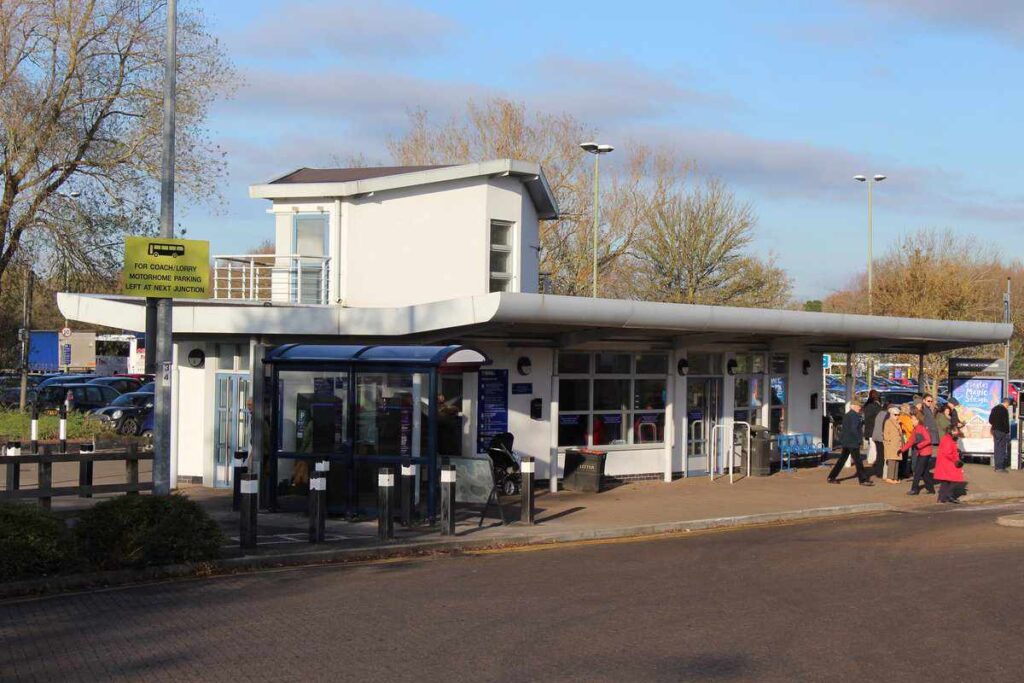 How to Get from Oxford to Thornhill Park and Ride by Bus